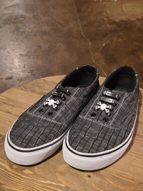 Tony Hawk Men's Black & Gray Plaid Low-Top Sneakers